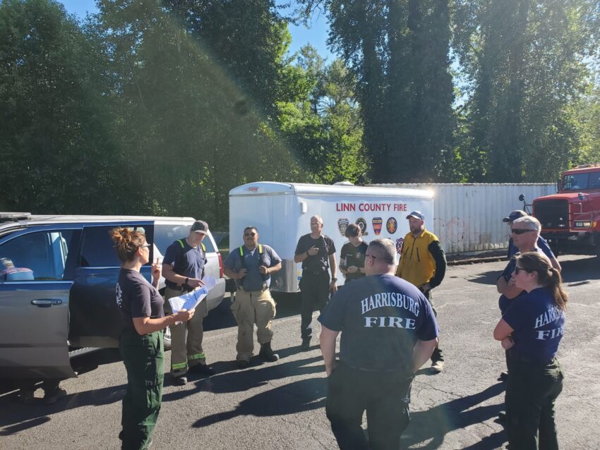 firefighters from linn county preparing to head to the Darlene 3 Fire